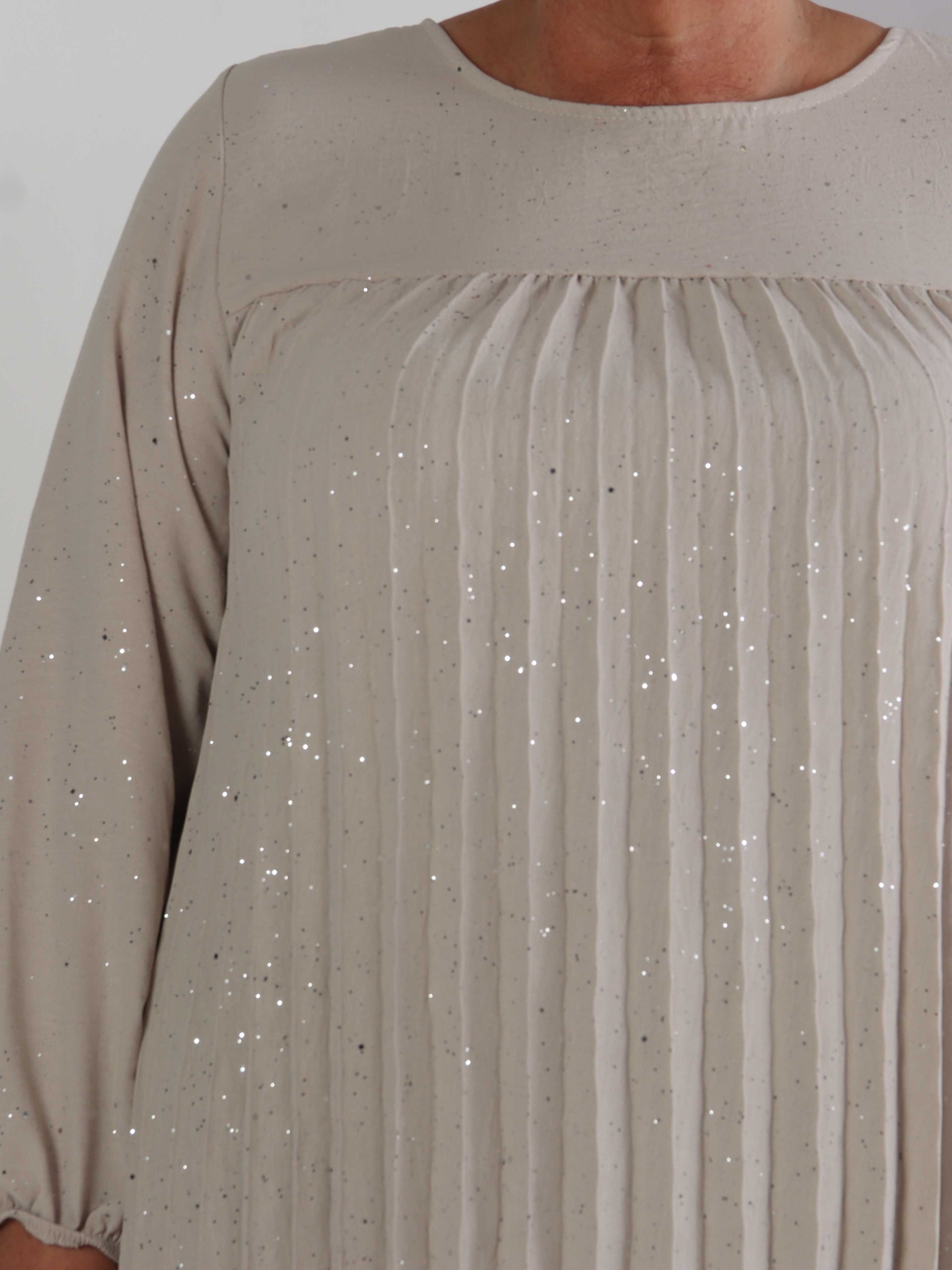 Nancy Glitter Short L/S - Plisserad plus size klänning med fickor och glitter